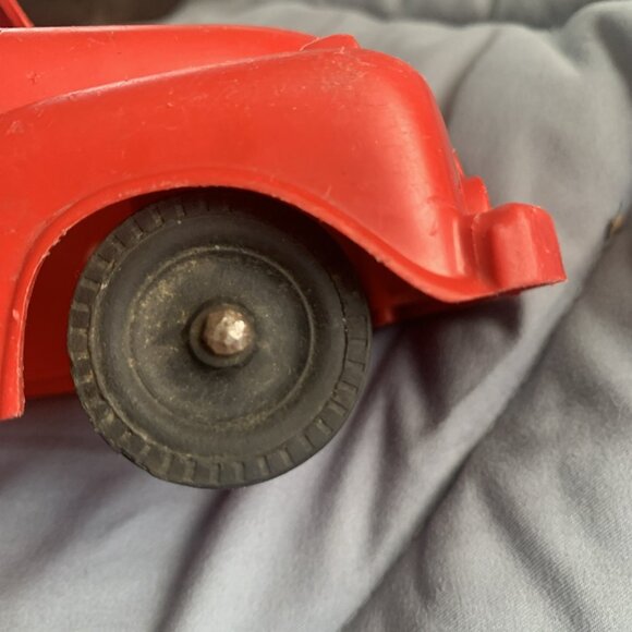 Vintage Reliable Toy Co Red Plastic Pickup Truck Model 567/2 Canada INCOMPLETE - Picture 11 of 16